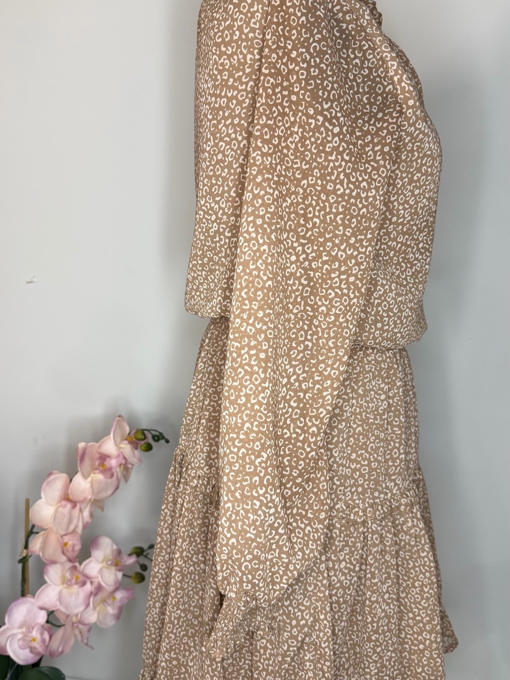 Jessica Simpson Taupe Printed Long Sleeve Ruffle Tie Dress - Picture 6 of 7